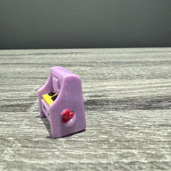 Shopkins | Music: Purple Polly Piano (5-035) - Collectible Mini Figure - Picture 4 of 6
